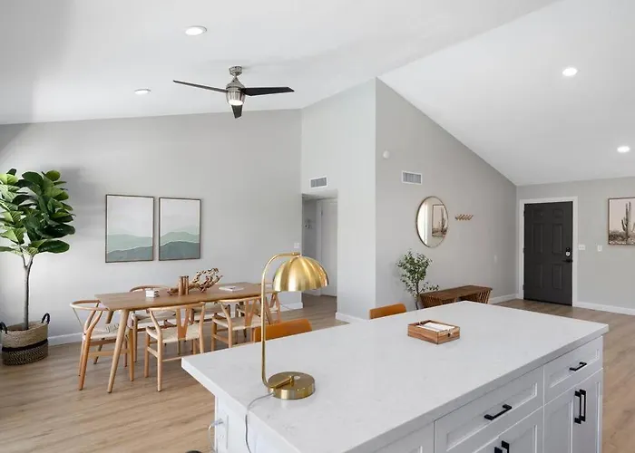 3bd 2ba Cool And Relaxing W Pool! Tempe