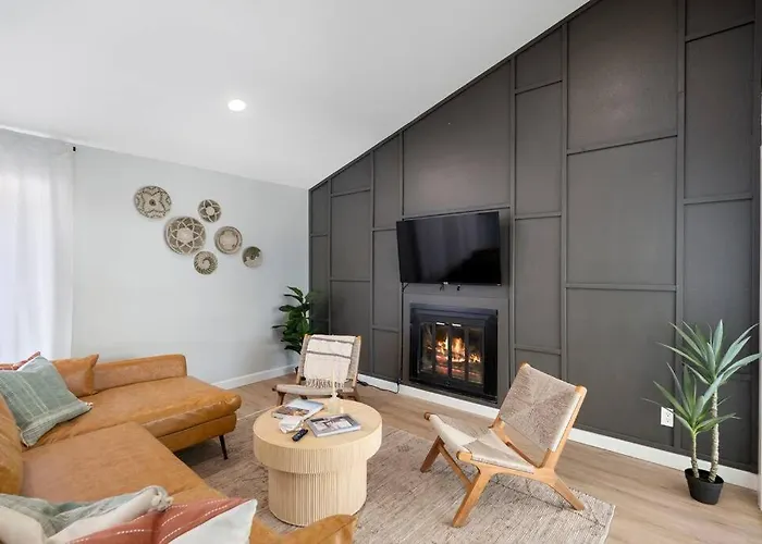 Holiday home 3bd 2ba Cool And Relaxing W Pool!