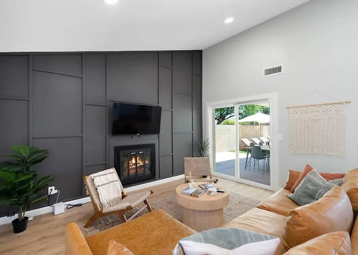 Holiday home 3bd 2ba Cool And Relaxing W Pool! Tempe