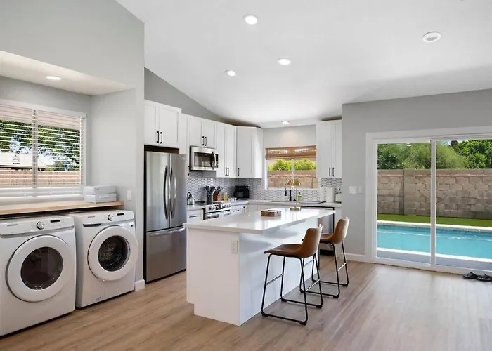 3bd 2ba Cool And Relaxing W Pool! * Tempe