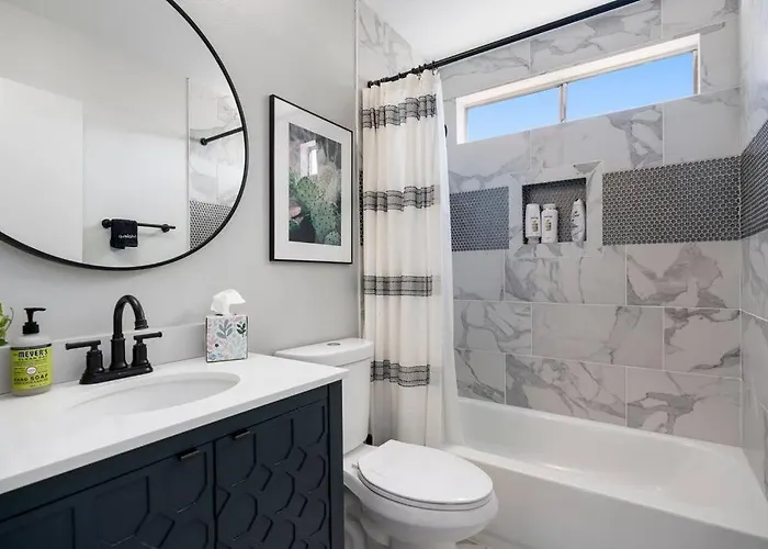 3bd 2ba Cool And Relaxing W Pool!