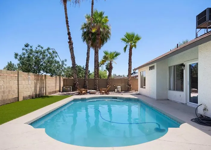 Holiday home 3bd 2ba Cool And Relaxing W Pool! *