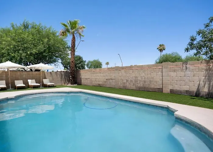 3bd 2ba Cool And Relaxing W Pool!