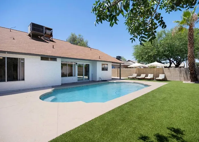 3bd 2ba Cool And Relaxing W Pool! *